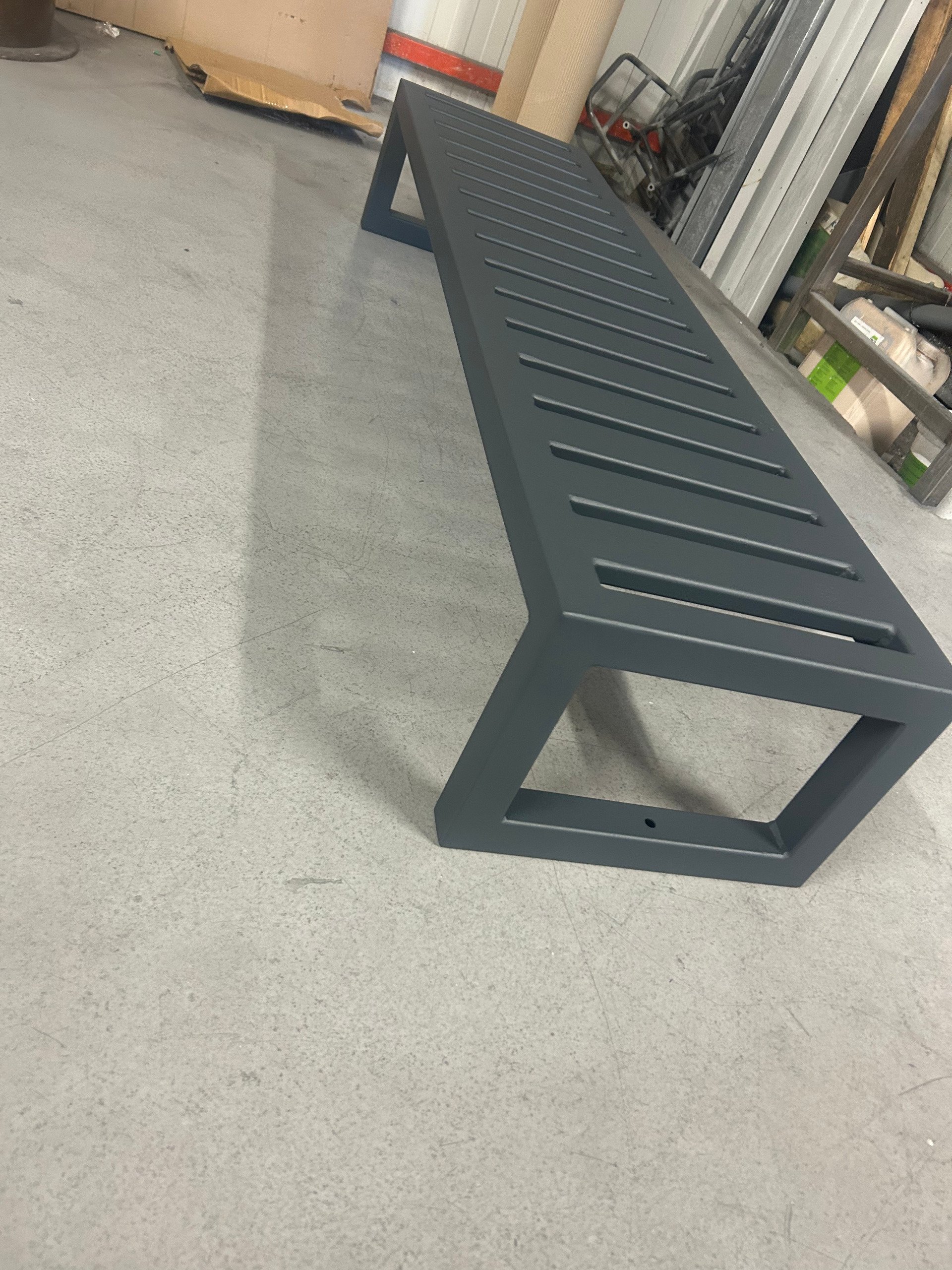 Željezna plastificirana klupica