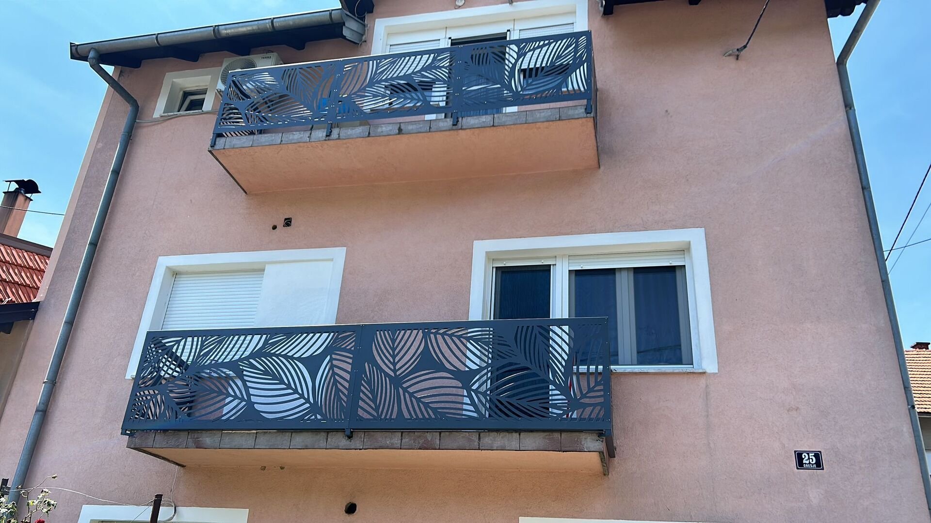 Dizajnerska aluminijska ograda s uzorkom lista