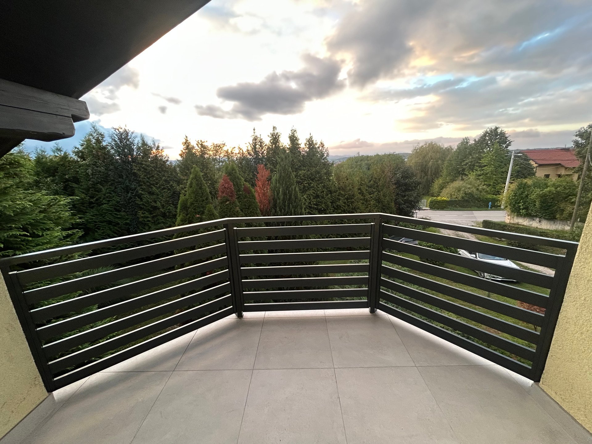 Aluminijska antracitna ograda