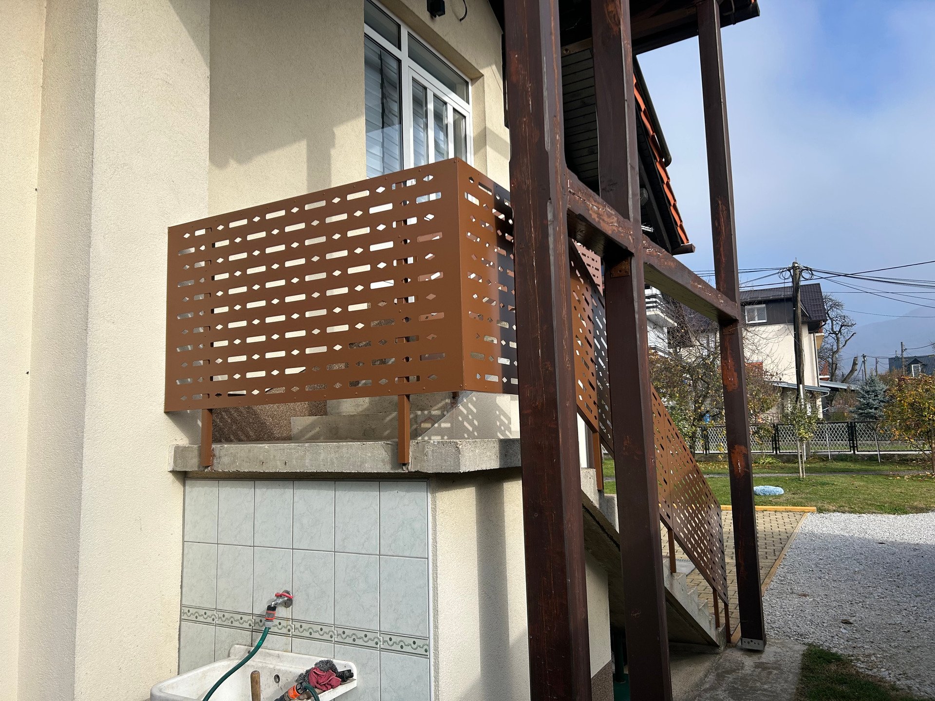 Panelna plastificirana ograda s uzorkom