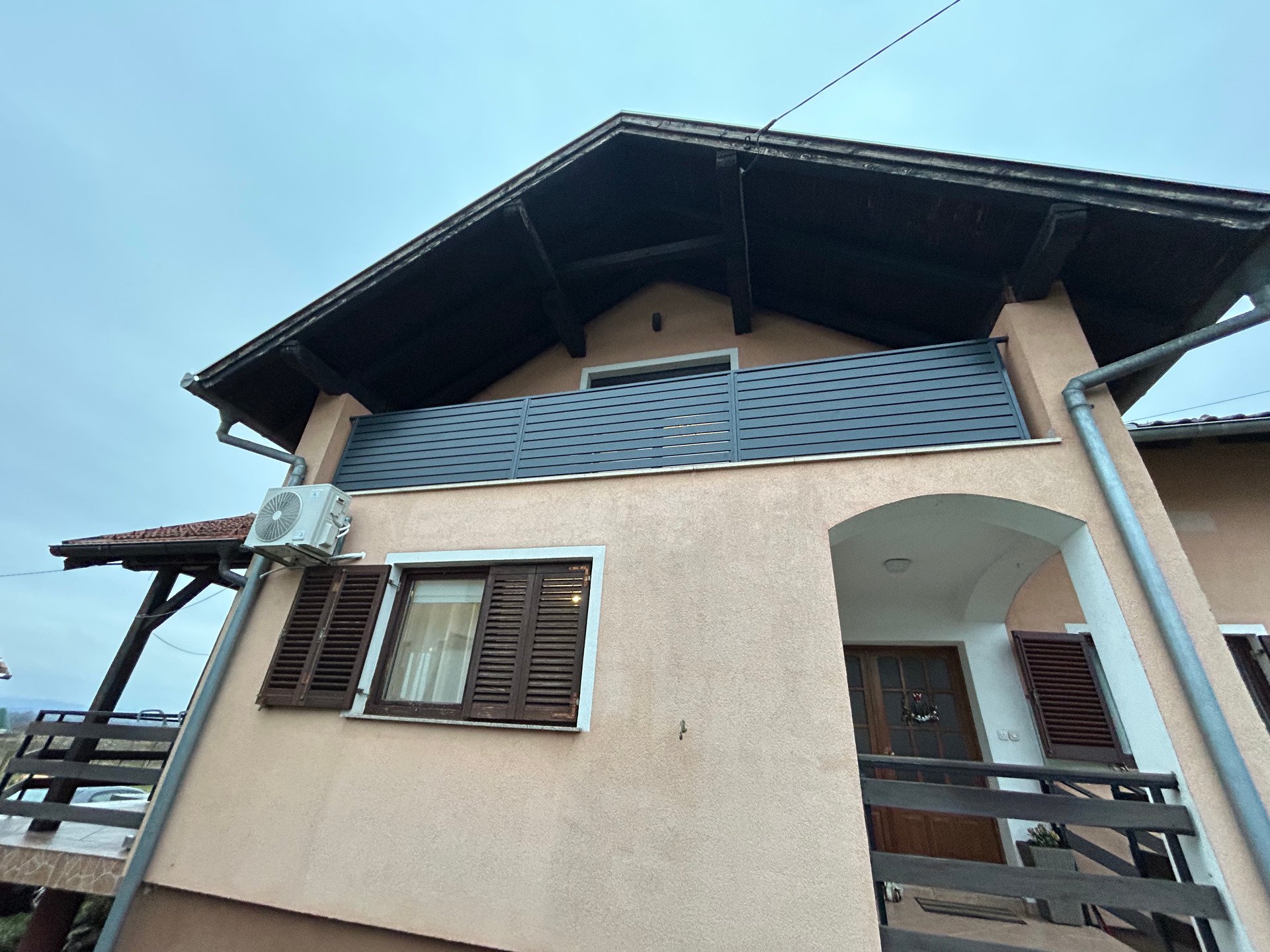 Aluminijska antracitna ograda