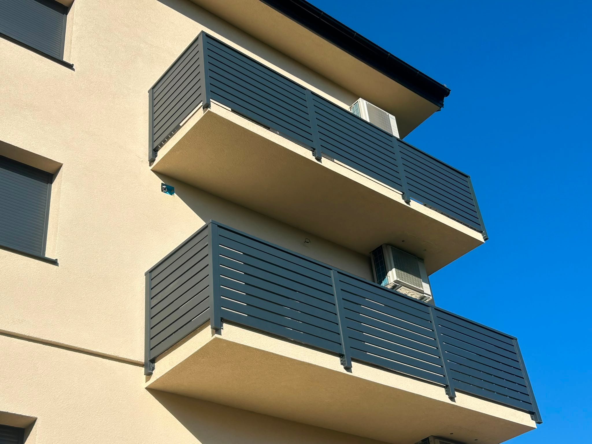 Balkonska aluminijska ograda